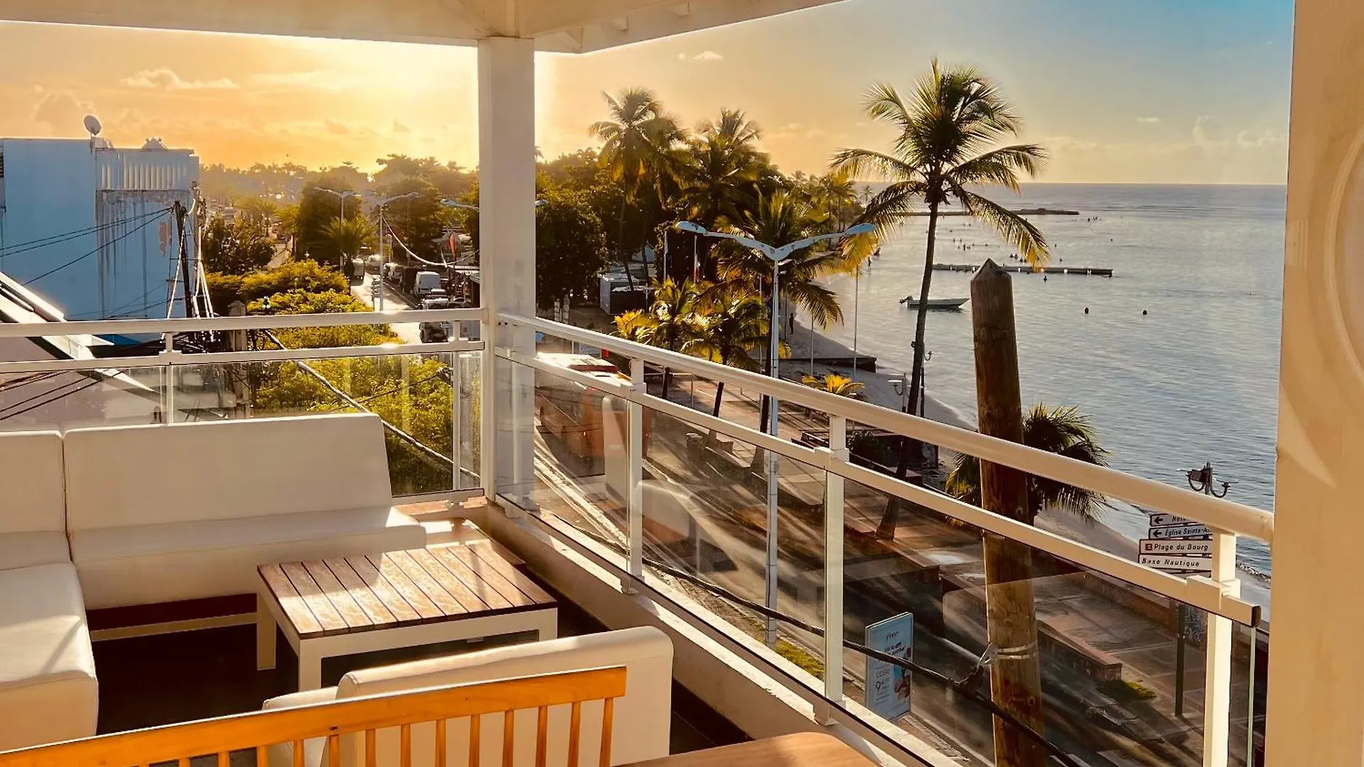 Only4View - Rooftop & Spa Sainte-Anne Guadeloupe